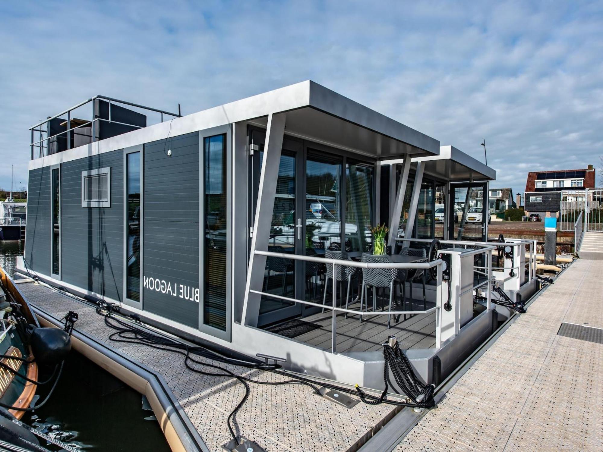 Waterlodge Blue Lagoon On A Jetty For 4 People Kamperland Exterior foto